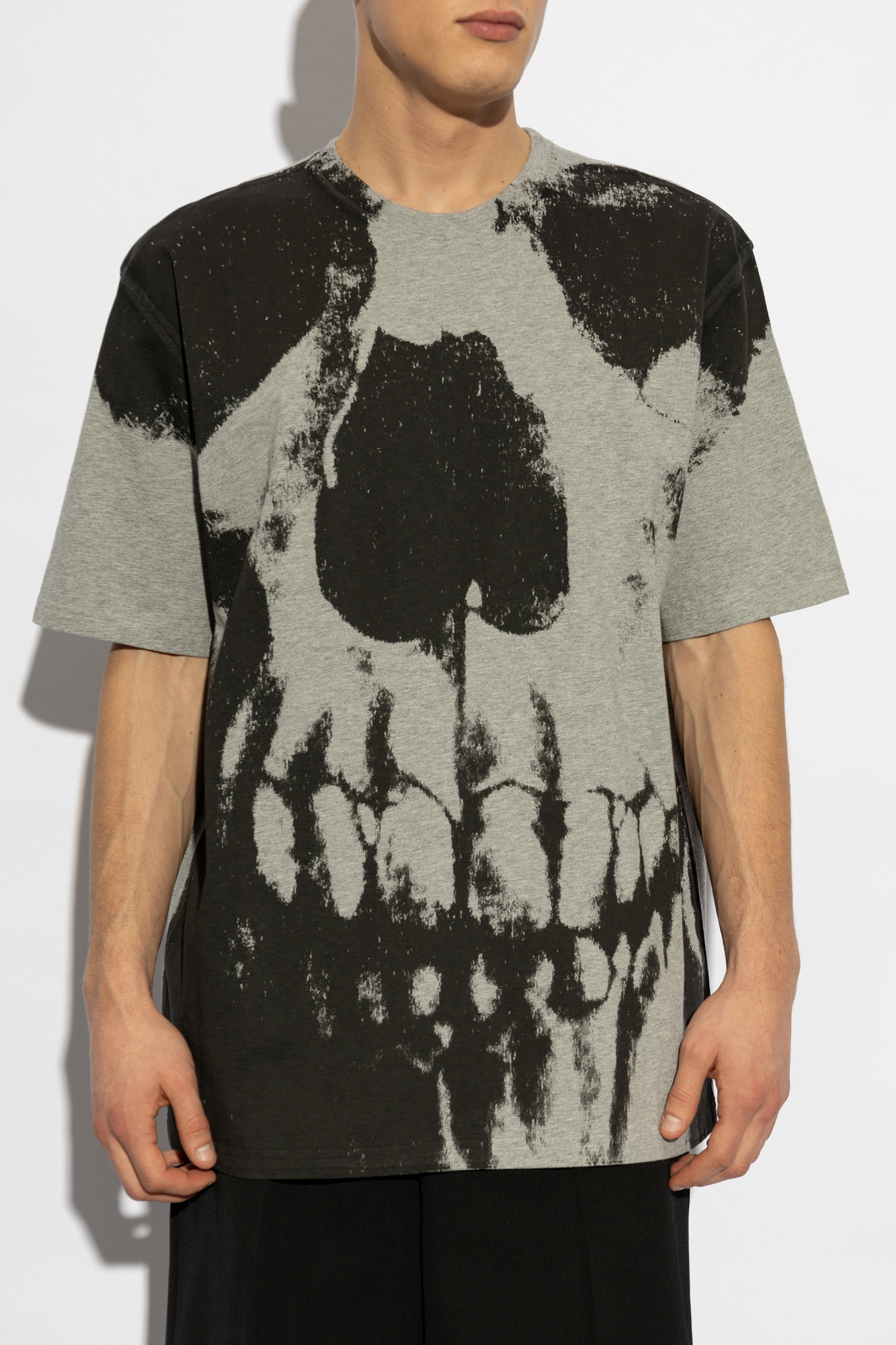 Tシャツ・カットソー alexander mcqueen SS25 T-shirts (815067 QTAC50582) Grey T-shirt with print Alexander McQueen - Vitkac AS